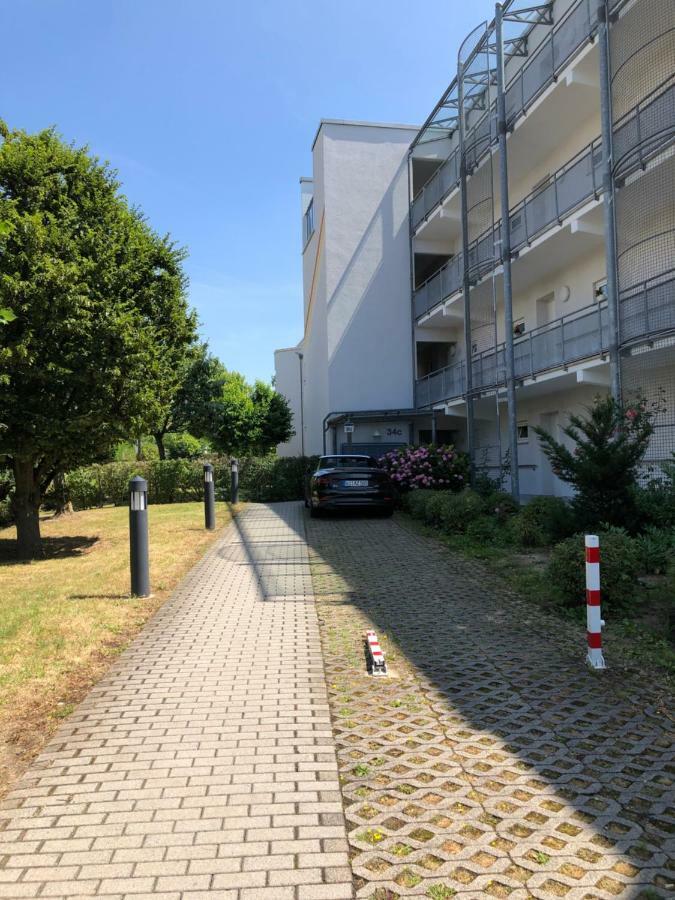 Parkplatz Und Balkon - Burberg'S Heimathafen In Wiesbaden Extérieur photo